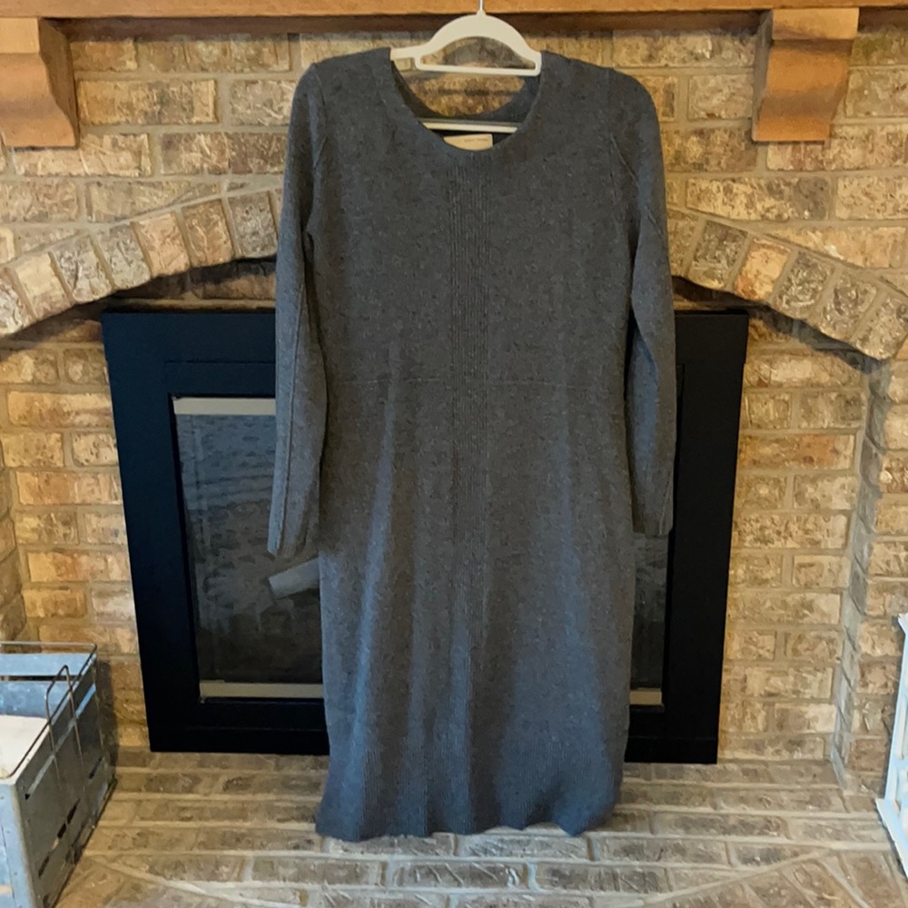 Cute sweater dress! In GREAT condition